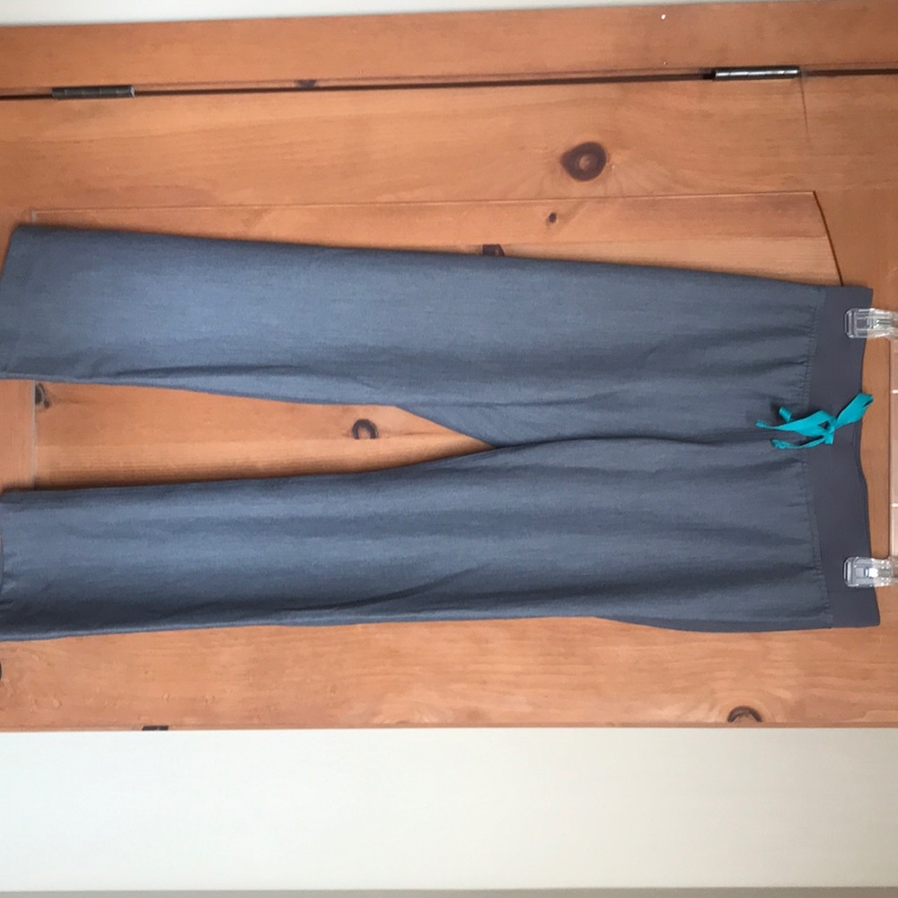 Livingston FIGS grey XS- petite